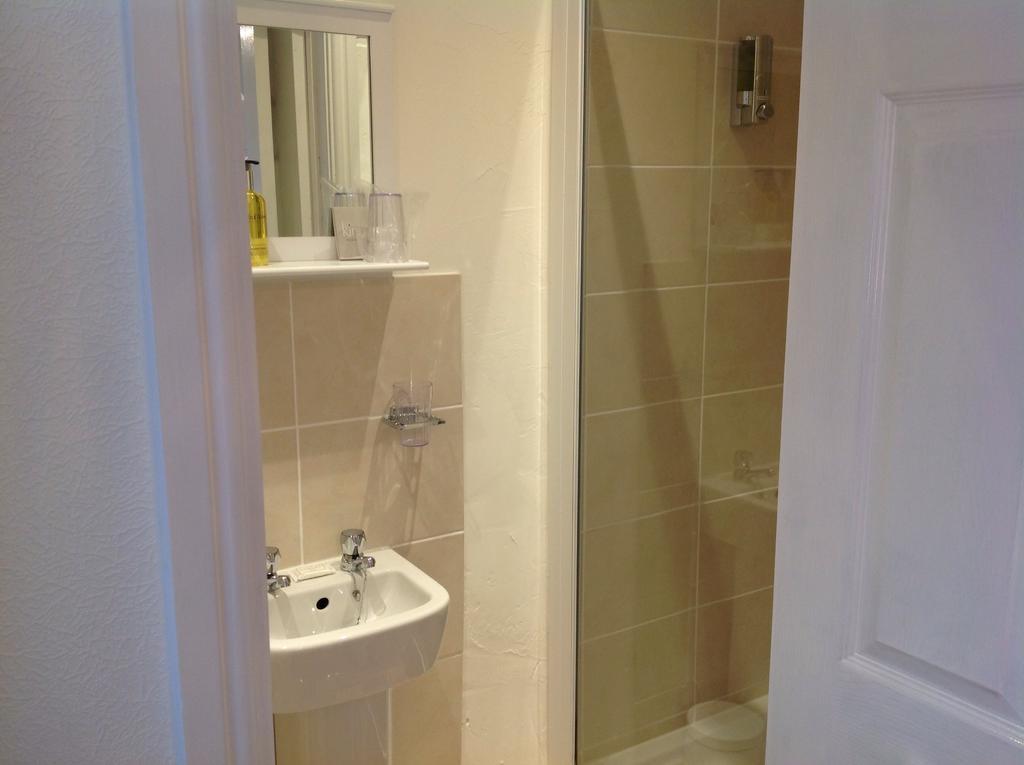 3 Cambridge Guest house